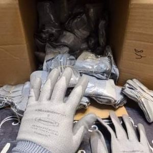 Anti cut gloves